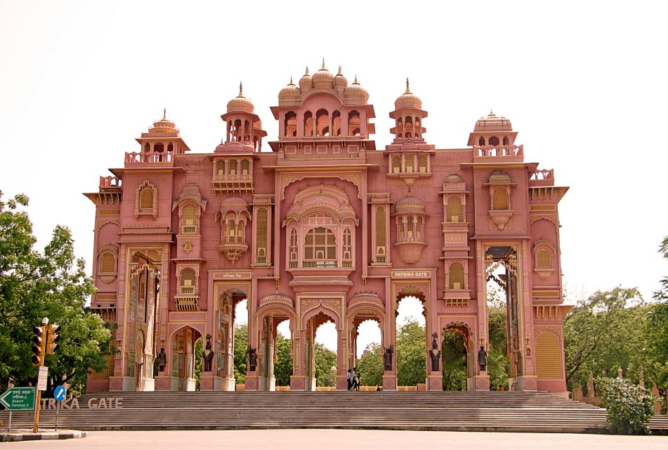 Jaipur: City Palace, Hawa Mahal & Jantar Mantar Private Tour - Key Points