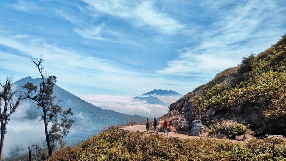 Join in Trip Ijen Crater From Banyuwangi - Key Points