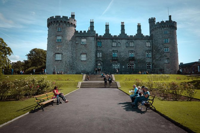 Kilkenny Medieval · One-Day Tour With Guide in Spanish - Key Points