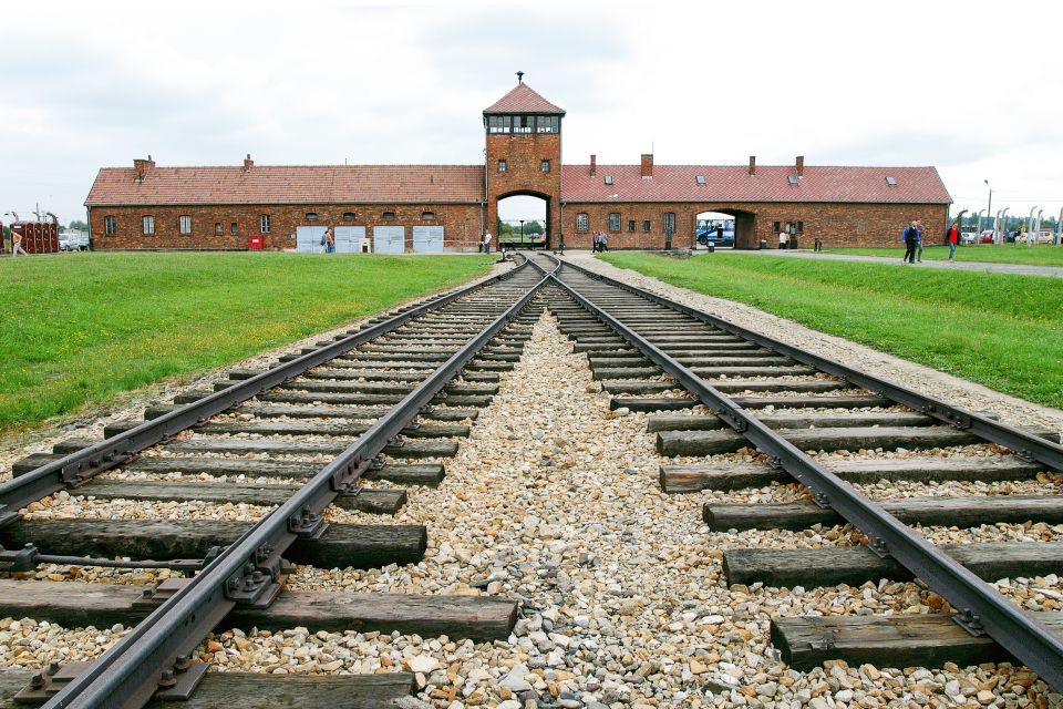 Krakow: Auschwitz & Wieliczka Salt Mine Guided Day Tour - Key Points