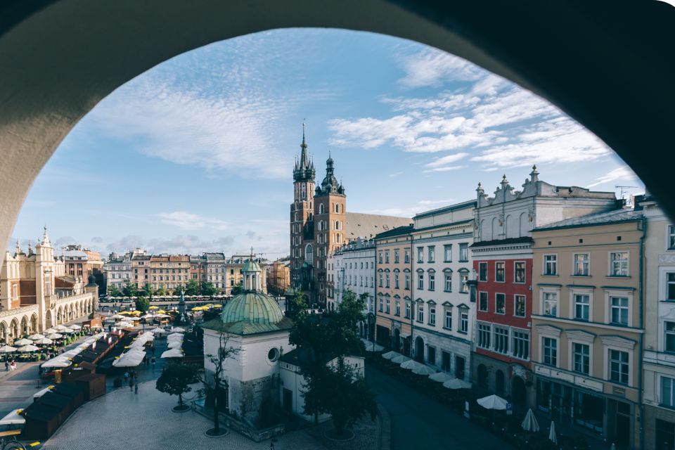 Krakow: City Exploration Game and Tour - Key Points