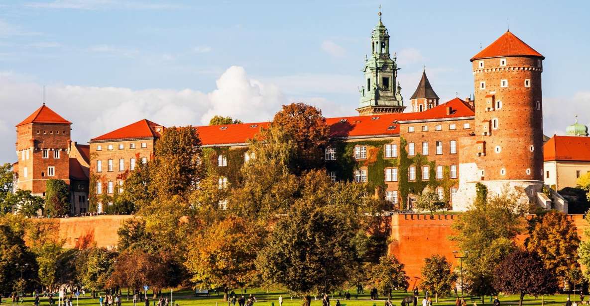 Krakow: Express Walk With a Local in 60 Minutes - Key Points