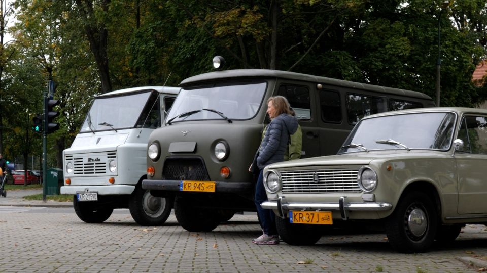 Krakow: Nowa Huta Retro Cars Ride and Cold War Era Tour - Key Points
