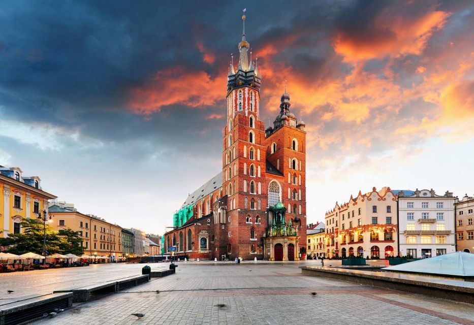 Krakow: Royal Cathedral and Bourgeois Basilica Guided Tour - Key Points