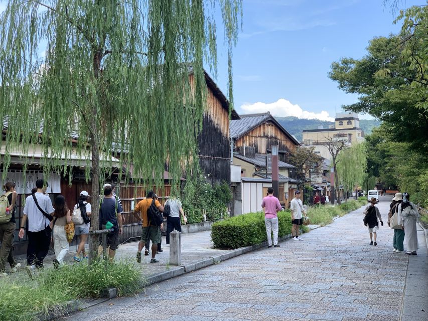 Kyoto: Gion Cultural Walking Tour With Geisha Performance - Just The Basics