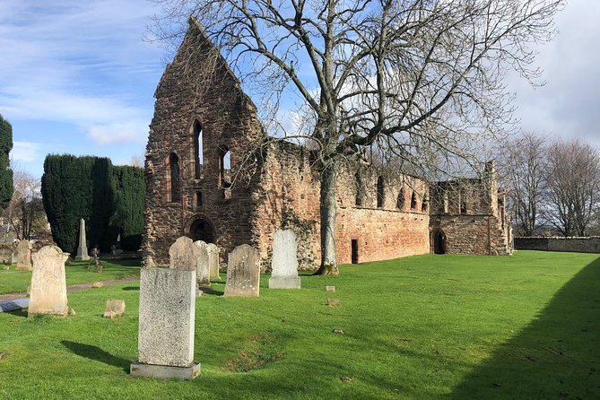 Legendary Loch Ness and Urquhart Castle Tour - Tour Highlights