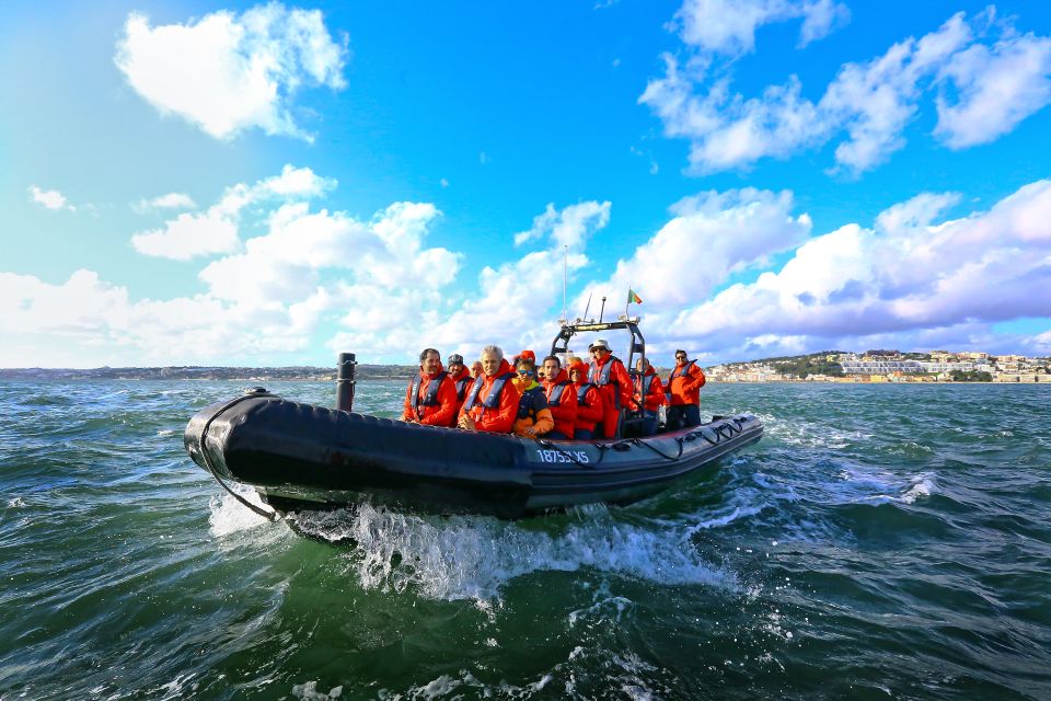 Lisbon: Sunset Speedboat Tour With Complimentary Drink - Key Points