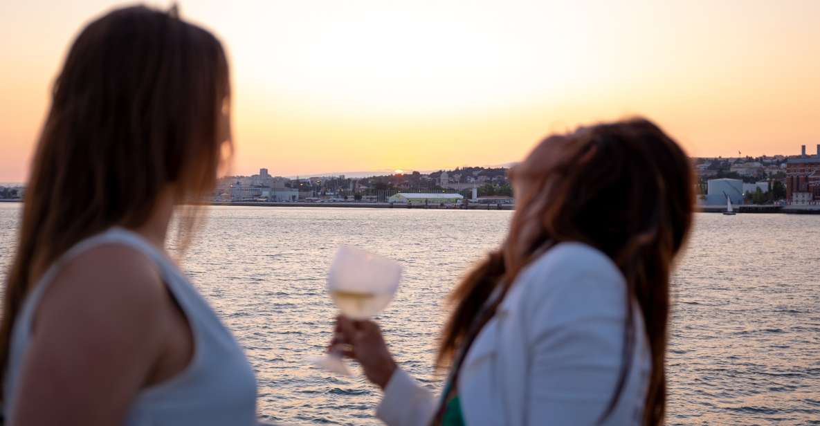 Lisbon: Tagus River Sunset Tour With Snacks and Drink - Key Points