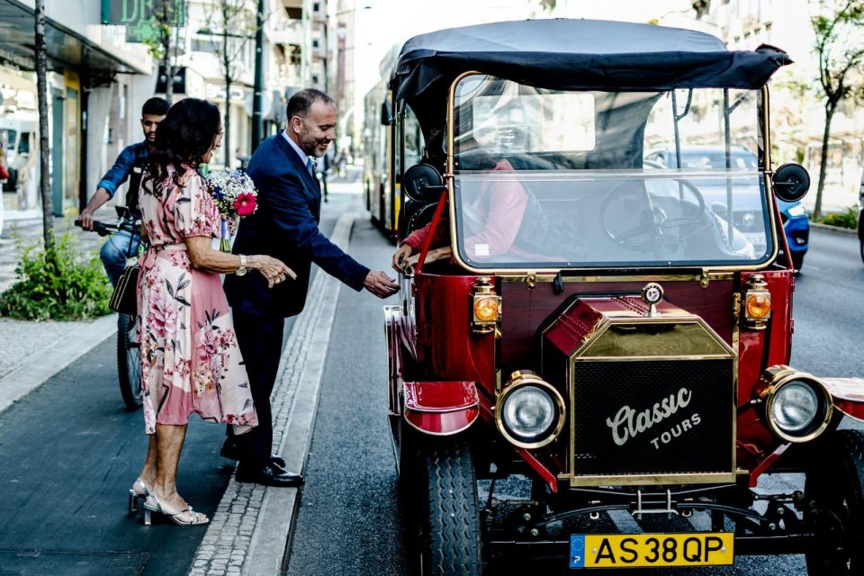 Lisbon: Tour on Board a Classic Car - Key Points
