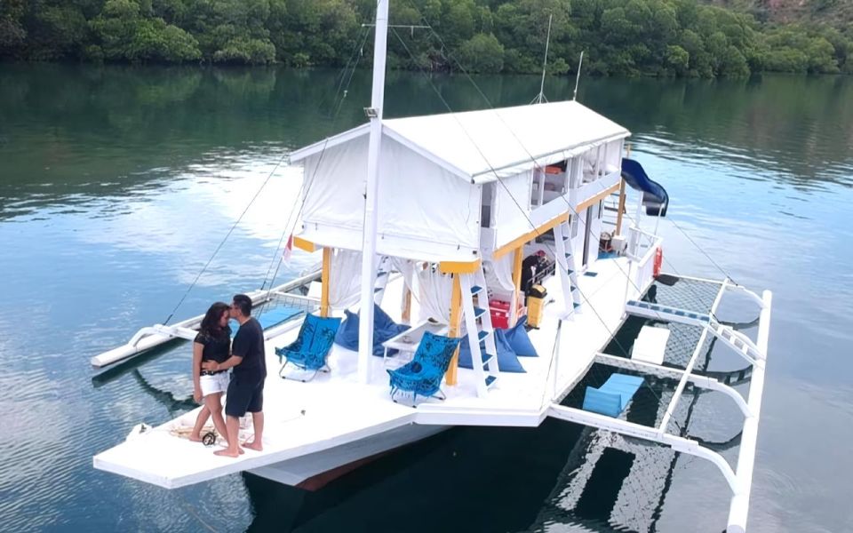Liveaboard Komodo Tour 3 Days Private Boat - Island Hopping - Key Points