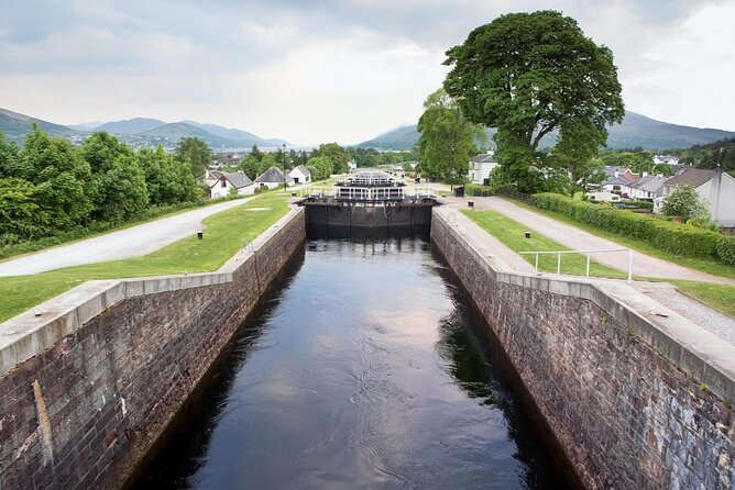 Loch Ness and Caledonian Canal 2.5 Hour Cruise From Dochgarroch - Key Points