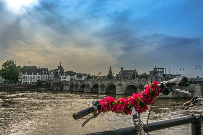 Maastricht Sightseeing City Walk - Key Points