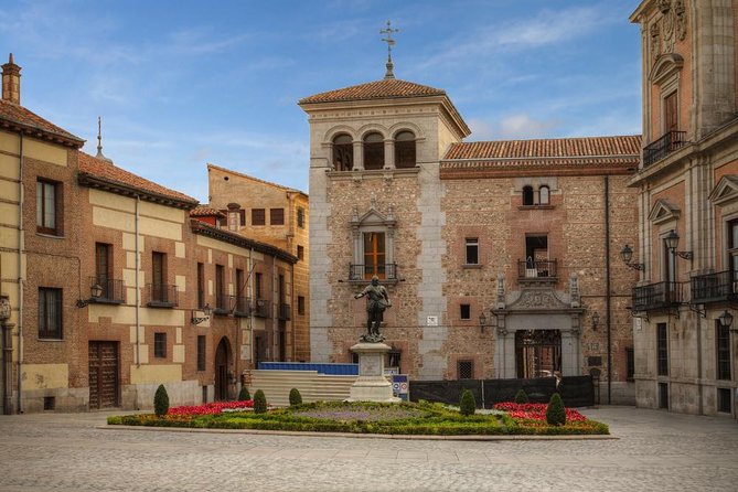 Madrid Old Town Tapas & Wine Small Group Tour - Just The Basics