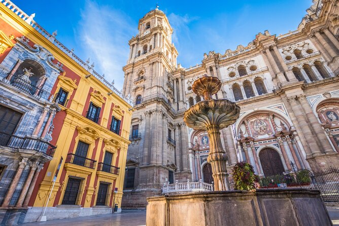 Malaga Scavenger Hunt and Sights Self-Guided Tour - Key Points
