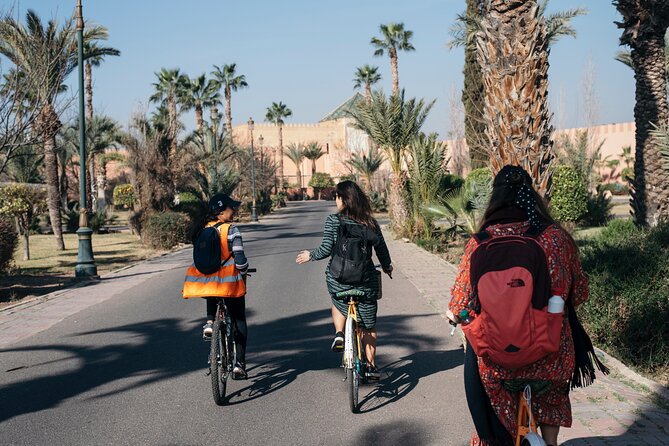 Marrakech Medina & Neighborhoods Half-Day Cycling Tour - Tour Highlights