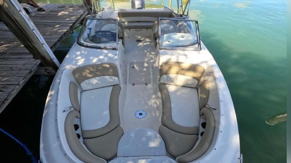 Miami: 24-Foot Private Boat for up to 8 People - Key Points