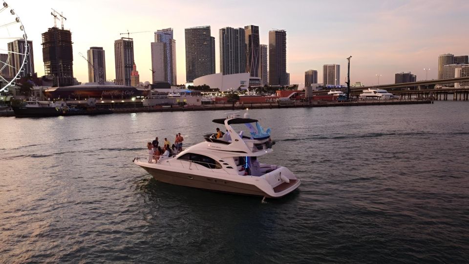 Miami: Private Sunset Yacht With Courtesy Drinks to Toast - Key Points