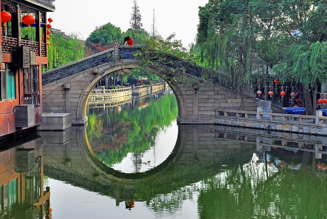Mini Group: One-Day Zhouzhuang and Jinxi Water Town Tour - Key Points