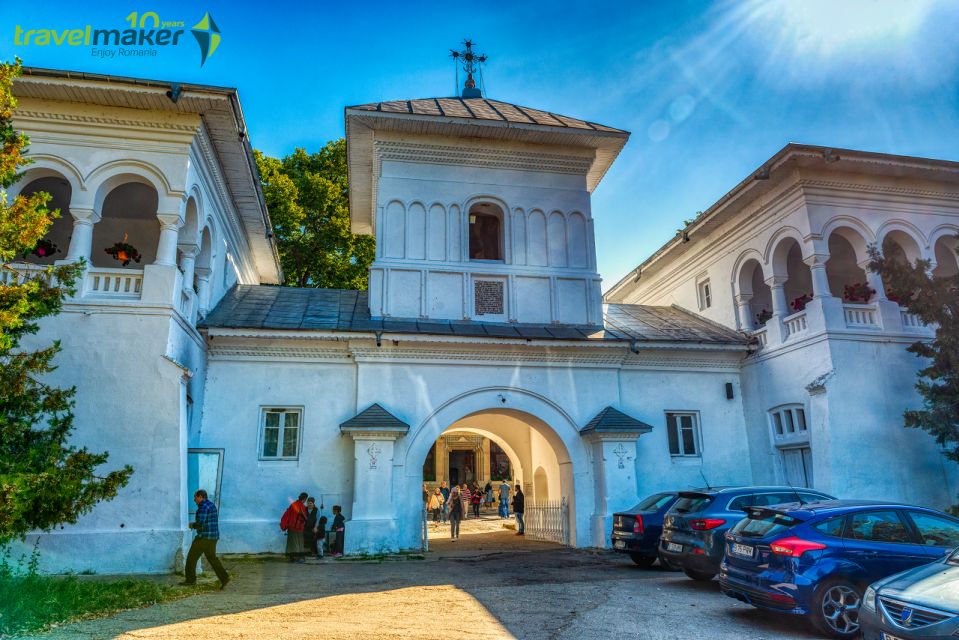 Mogosoaia Palace and Snagov Monastery Tour - Key Points