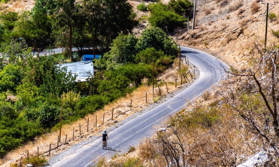 Multi Adventure Cochiguaz: Trekking Plus Downhill Bike. - Key Points