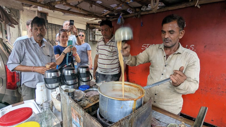 Mumbai: Discover Mumbai's Street & Beach With Food Tour - Key Points