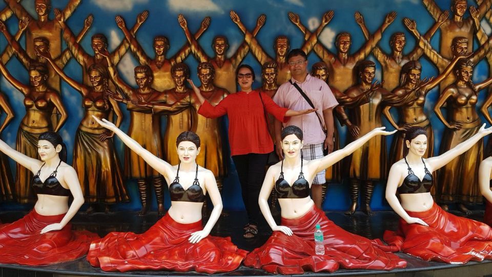 Mumbai: Private Bollywood Tour With Dance Show - Key Points