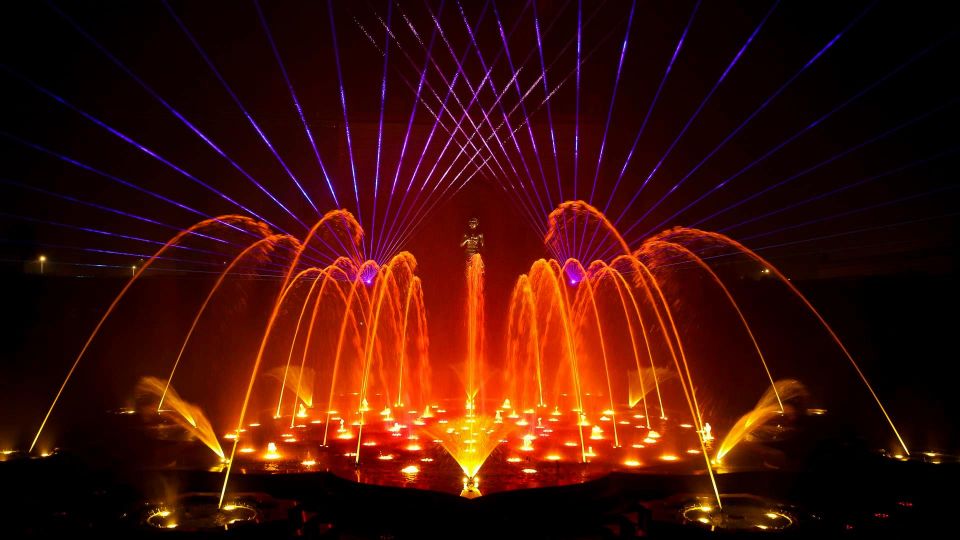 New Delhi: Akshardham Exhibition, Light and Water Show Tour - Key Points