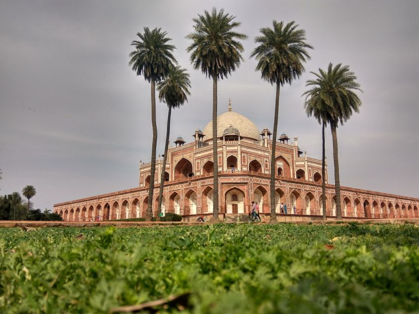 New Delhi: City Tour With Professional Photographer & Lunch - Key Points
