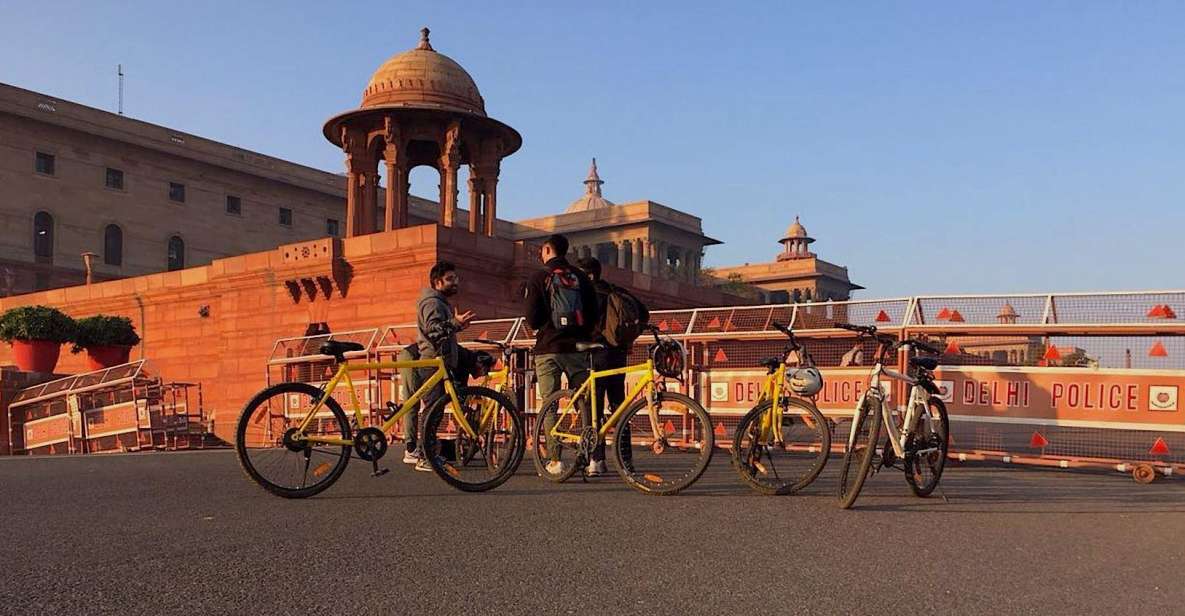 New Delhi: India Gate & Gurudwara Cycle Tour - Key Points