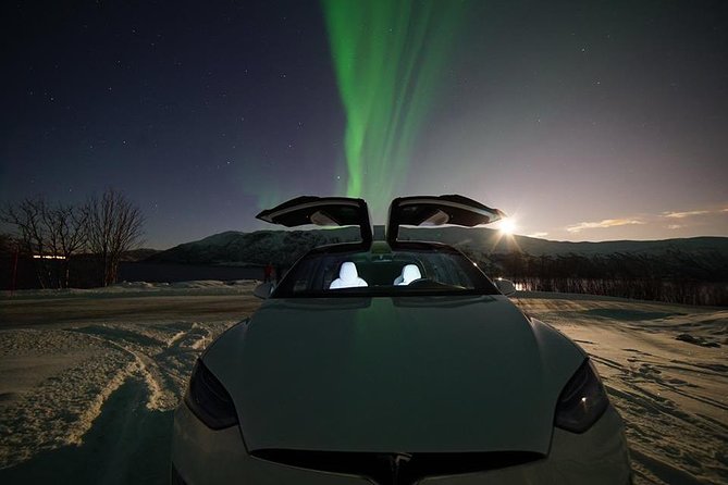 Northern Lights - Teslax Ecofriendly Car - Unique Northern Lights Experience