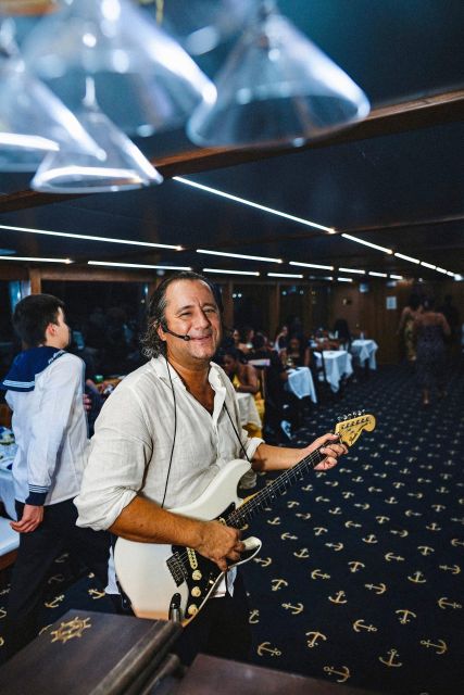 NYC: Gourmet Dinner Cruise With Live Music - Key Points