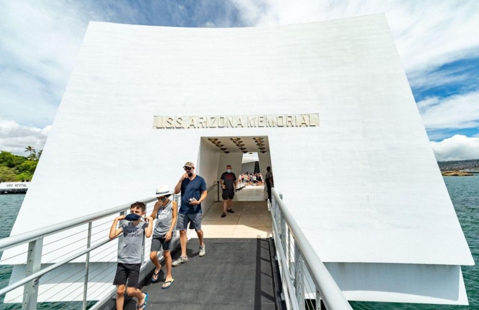 Oahu: Pearl Harbor Battleships Group Tour - Key Points