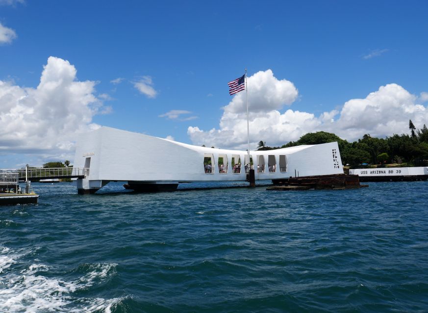Oahu: Pearl Harbor, USS Arizona, Might Mo, & Honolulu Tour - Key Points