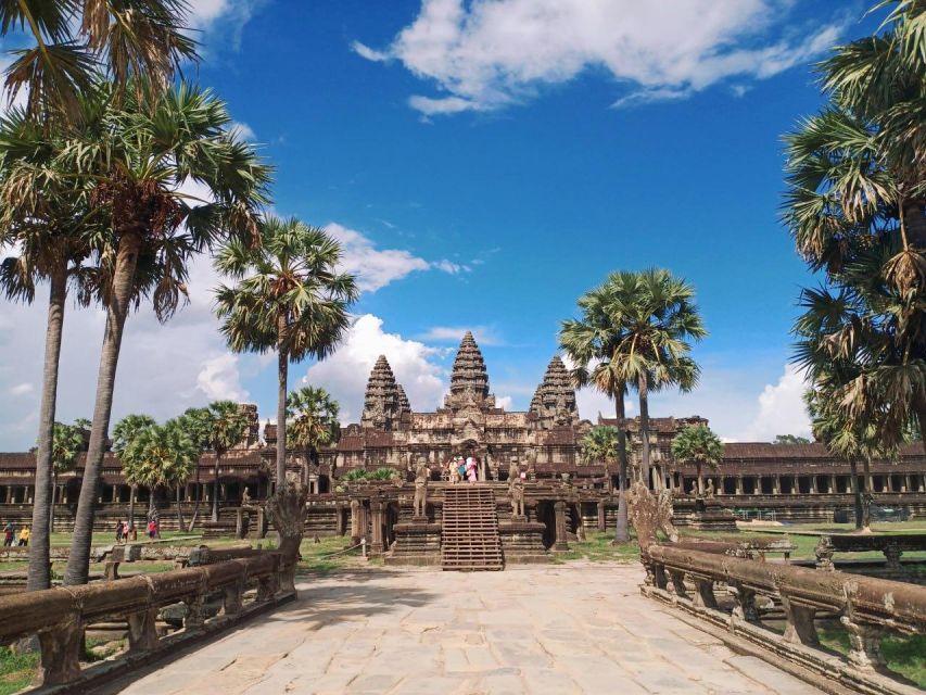 One Day Temple Tour to Angkor Wat, Angkor Thom & Taprohm - Key Points