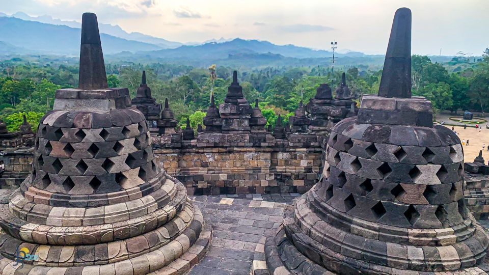 One Day Tour: Punthuk Setumbu - Borobudur Climb - Prambanan - Key Points
