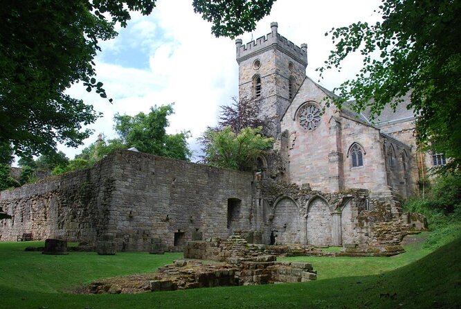 Outlander Day Tour of Lallybroch ,Versailles Small Group Tour - Key Points