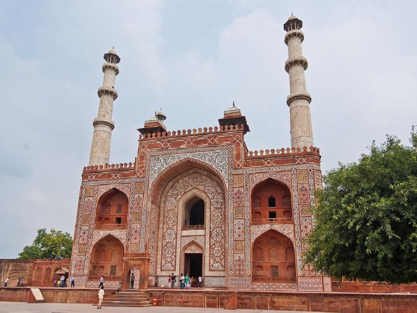 Overnight Agra Tour From Hyderabad With Return Flight - Key Points