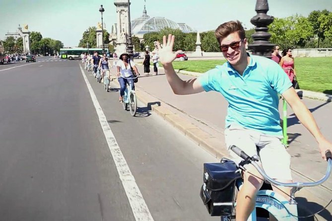 Paris Highlights Bike Tour: Eiffel Tower, Louvre and Notre-Dame - Key Takeaways