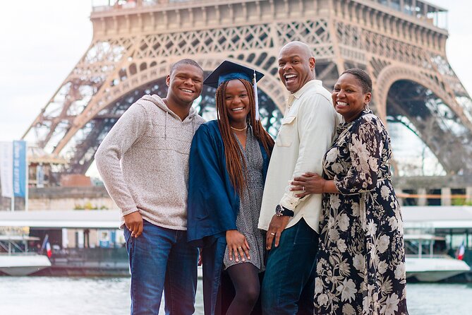 Paris Photo Shoot for Families and Couples - Key Points