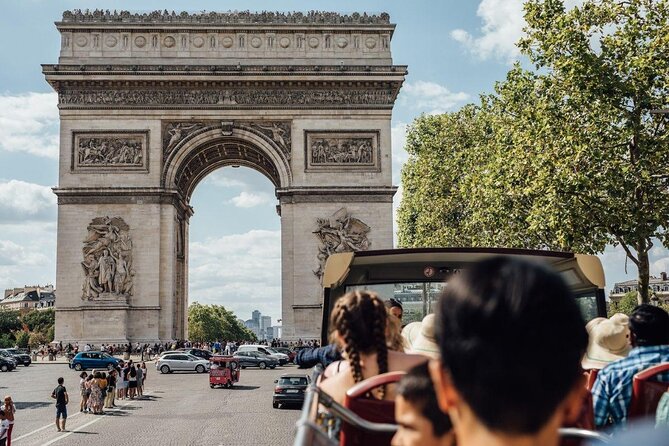 Paris Private Tour: Romantic Tour in a 2CV - Just The Basics