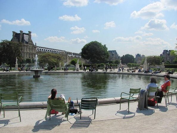 Paris Sightseeing Guided Bike Tour Like a Parisian With a Local Guide - Just The Basics