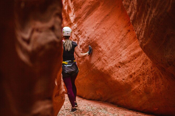 Peekaboo Slot Canyon UTV and Hiking Adventure - Just The Basics