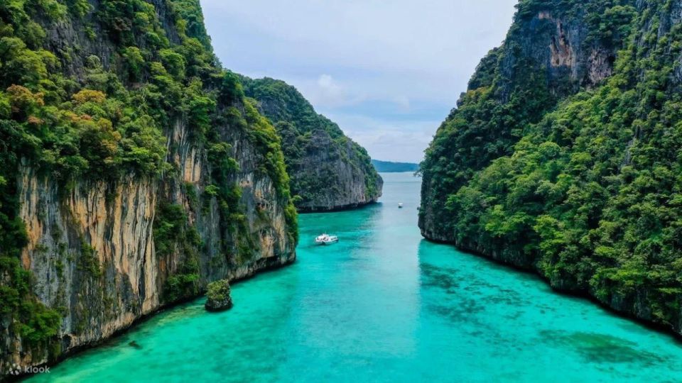 Phi Phi :Watch the Sunset at Maya Bay, Planktron and Snorkel - Key Points