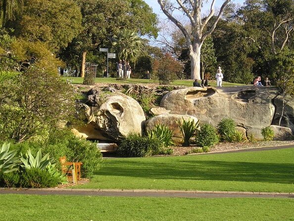 Picnic in the Royal Botanic Gardens for 2 - Key Points