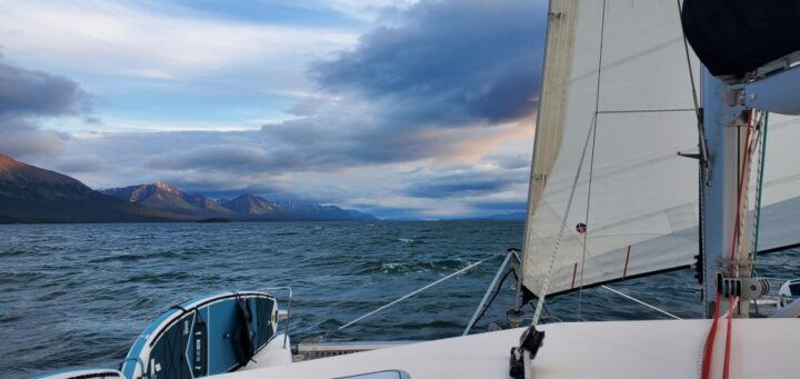 Port Alsworth: 4-Day Crewed Charter and Chef on Lake Clark - Key Points