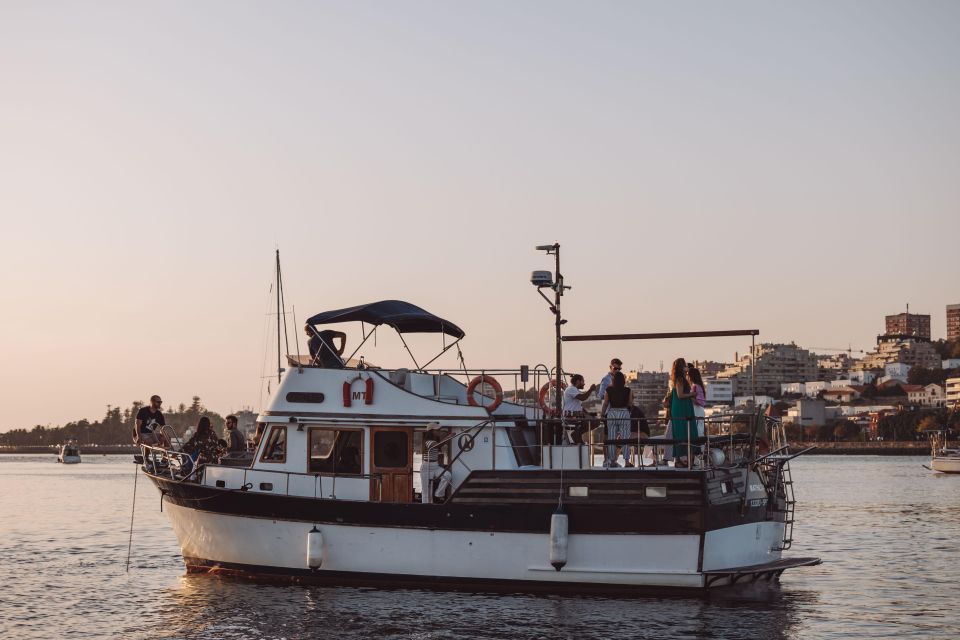 Porto: Exclusive Bachelor Party at Classic Boat Cruise 3H - Key Points