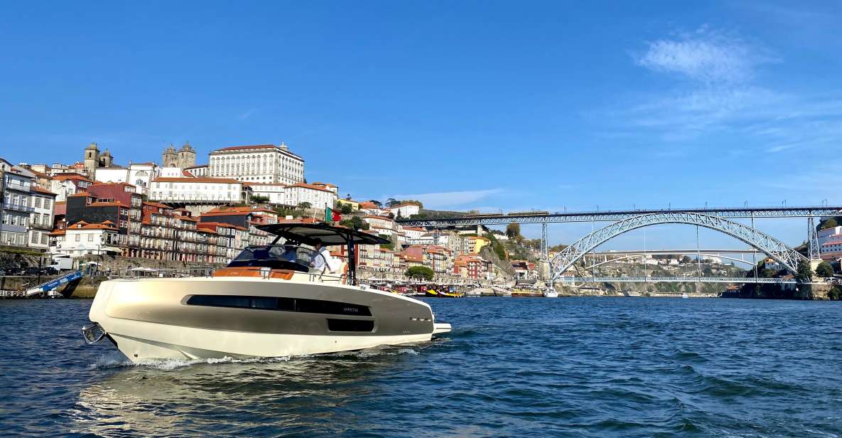 Porto: Private Douro River Cruise With Welcome Drink - Key Points