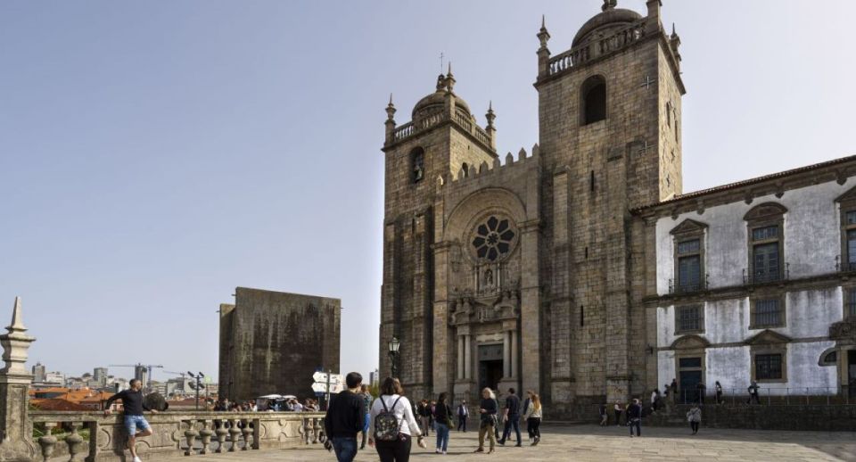 Porto: Private Guided Personalized Walking Tour With Pickup - Key Points