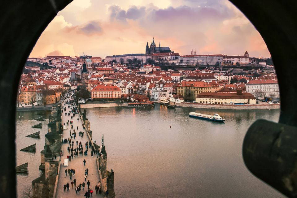 Prague: 50-Minute Sightseeing Evening Cruise - Key Points