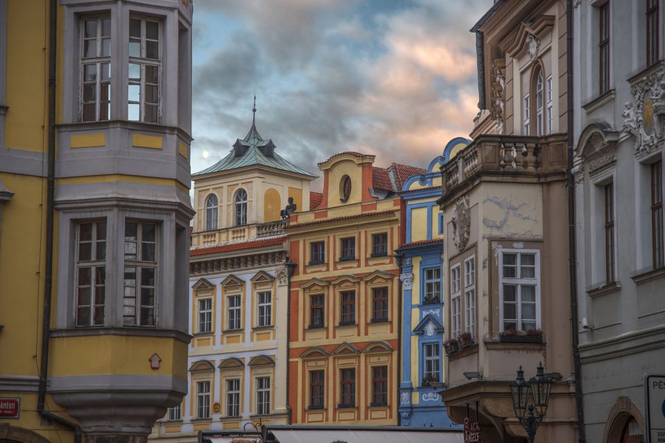 Prague: Arts and Culture Walking Tour With a Local Guide - Key Points